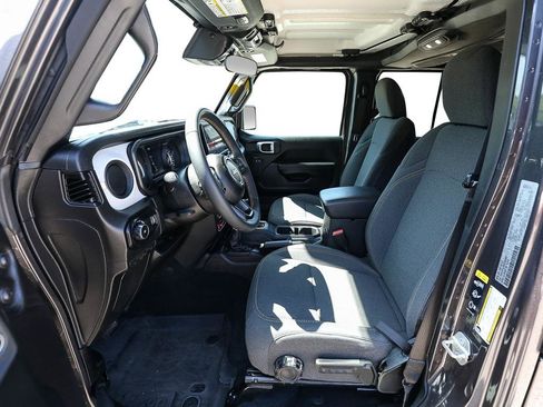 Used 2024 Jeep Wrangler Unlimited Sport AWD/4WD image 12