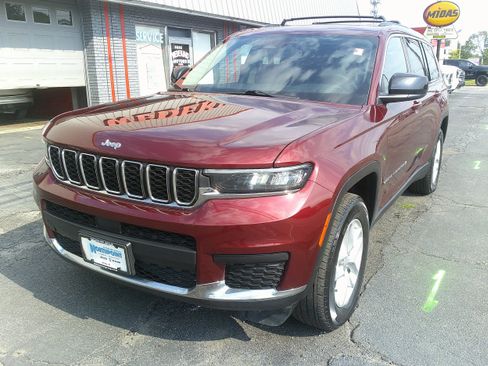 Used 2022 Jeep Grand Cherokee L Laredo w/ Luxury Tech Group I AWD/4WD image 3
