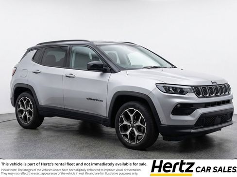 Used 2025 Jeep Compass Limited image 1