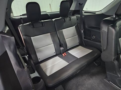 Used 2023 Ford Explorer XLT w/ Equipment Group 202A image 20