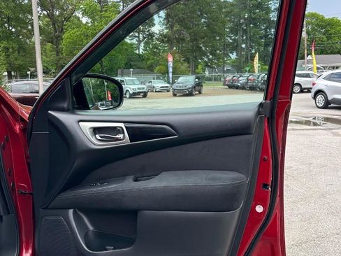 Used 2015 Nissan Pathfinder S FWD image 16