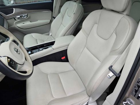 Certified 2023 Volvo XC90 T8 Plus w/ Protection Package Premier image 21