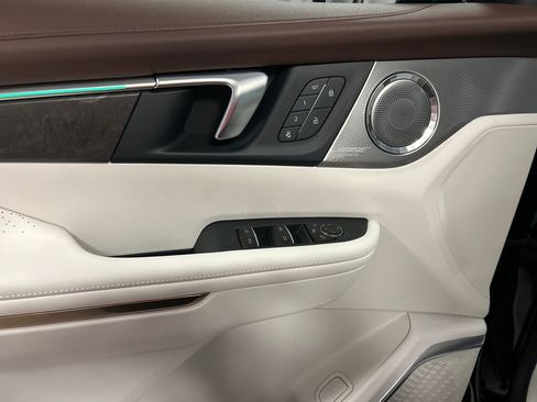 New 2026 Buick Enclave Avenir image 12