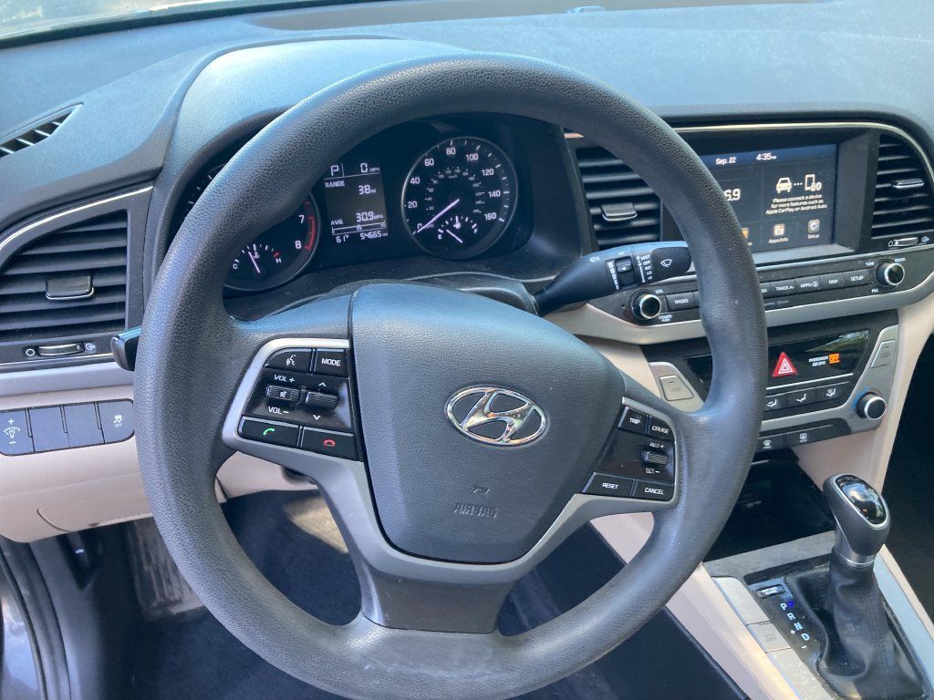 Used 2017 Hyundai Elantra SE FWD image 18