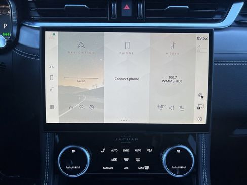 New 2025 Jaguar F-PACE R-Dynamic S image 22