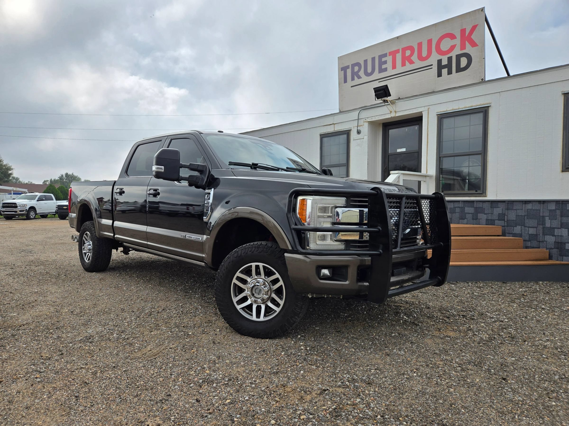 Used 2017 Ford F250 King Ranch w/ King Ranch Ultimate Package AWD/4WD image 4