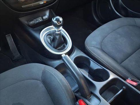 Used 2017 Kia Soul image 17