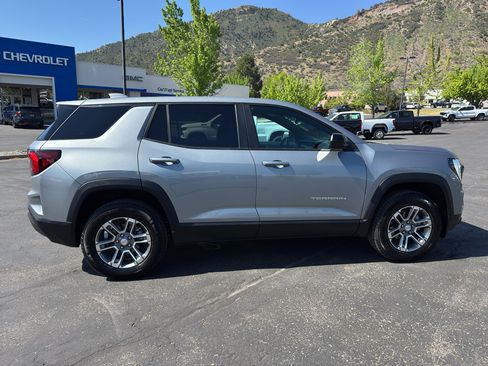 Used 2025 GMC Terrain Elevation AWD/4WD image 8