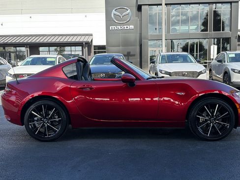Used 2025 MAZDA MX-5 Miata RF Grand Touring RWD image 12