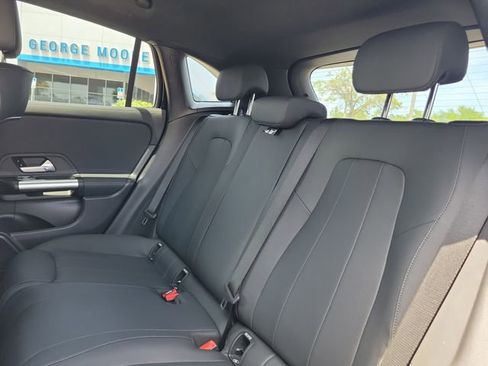 Used 2025 Mercedes-Benz GLA 250 image 10