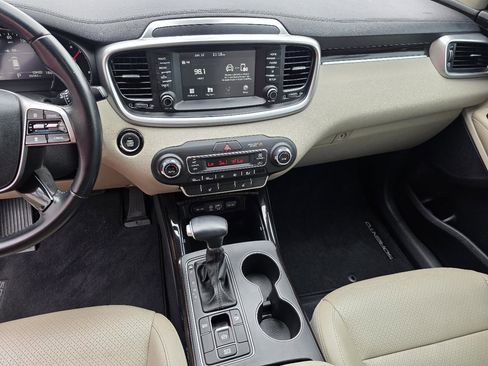 Used 2020 Kia Sorento EX FWD image 16