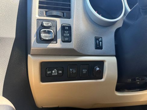 Used 2013 Toyota Tundra 4x4 Double Cab w/ Tow Pkg image 25