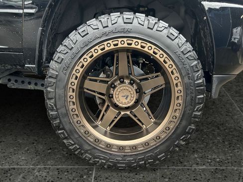 Used 2022 RAM 2500 Big Horn w/ Level A Equipment Group AWD/4WD image 9