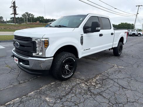 Used 2019 Ford F250 XL w/ Power Equipment Group AWD/4WD image 4