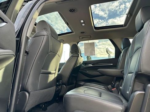 Used 2021 Buick Enclave Avenir w/ Avenir Technology Package image 12