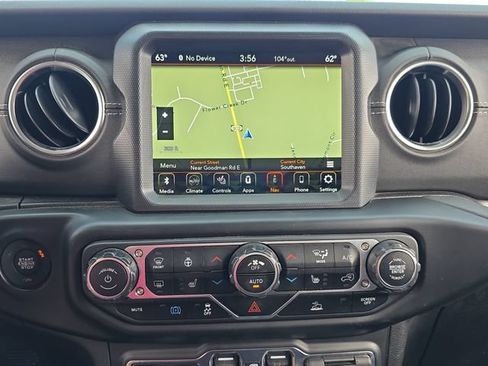Used 2022 Jeep Wrangler Unlimited Sahara w/ Cold Weather Group AWD/4WD image 22
