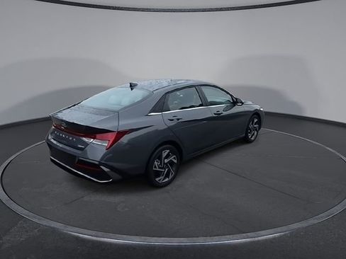 New 2026 Hyundai Elantra Limited FWD image 9