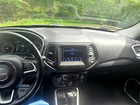 Used 2017 Jeep Compass Latitude w/ Popular Equipment Group image 45