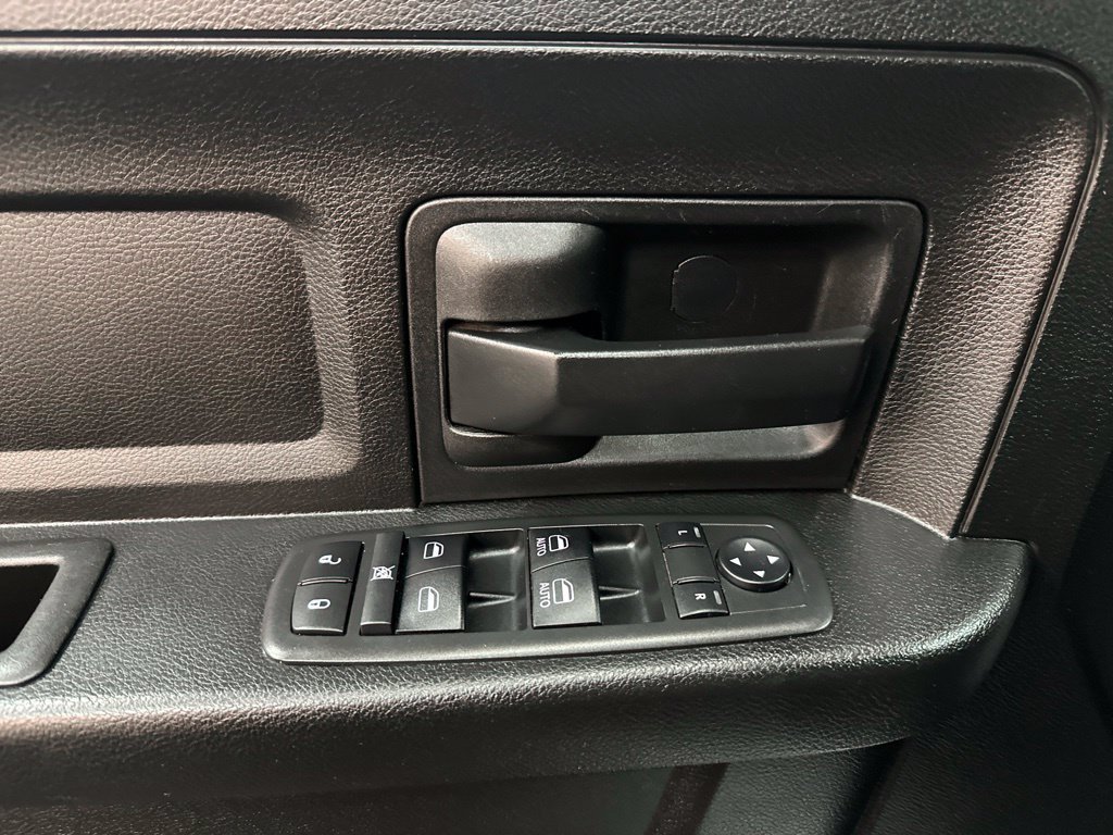 Used 2019 RAM 1500 Express AWD/4WD image 18