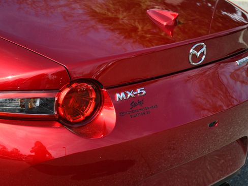 Used 2023 MAZDA MX-5 Miata Grand Touring w/ Weather Package image 23