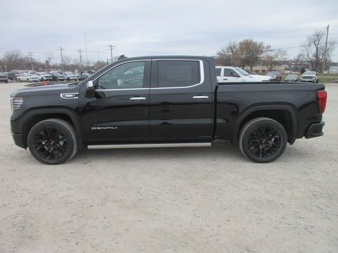 New 2026 GMC Sierra 1500 Denali w/ Denali Reserve Package image 10