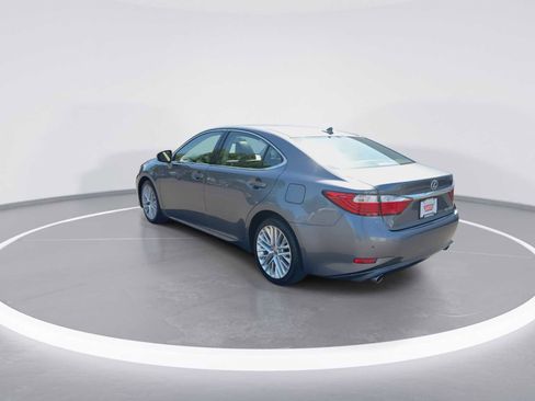 Used 2014 Lexus ES 350 w/ Luxury Package FWD image 6