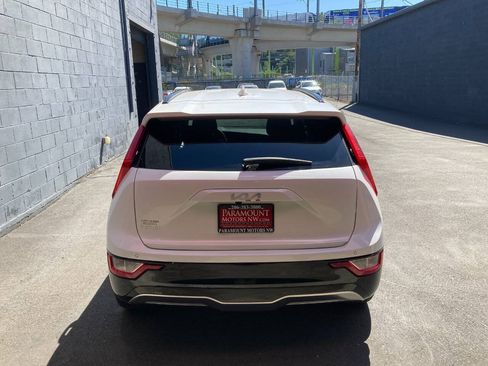 Used 2024 Kia Niro Wind w/ Wind Preserve Package FWD image 4