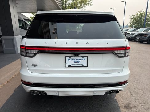 Used 2025 Lincoln Aviator Reserve w/ Equipment Group 201A AWD/4WD image 13