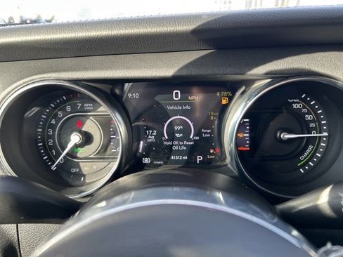 Used 2023 Jeep Wrangler Unlimited Sahara image 23