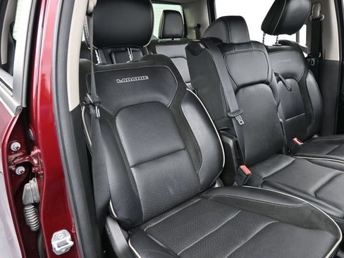Used 2022 RAM 1500 Laramie AWD/4WD image 37