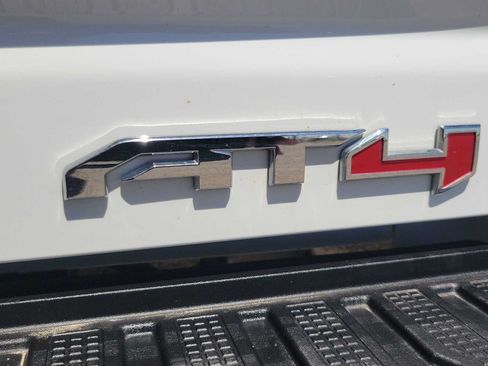 Used 2025 GMC Sierra 2500 AT4 AWD/4WD image 11