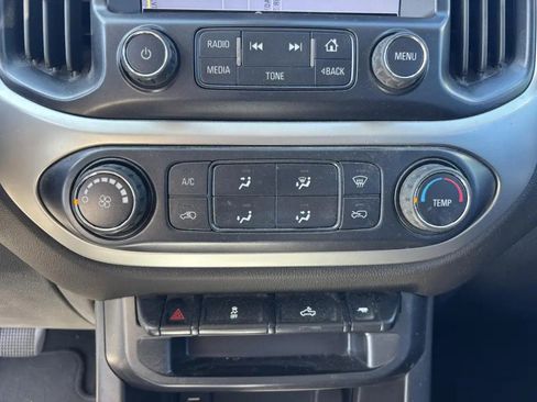Used 2018 Chevrolet Colorado LT AWD/4WD image 17