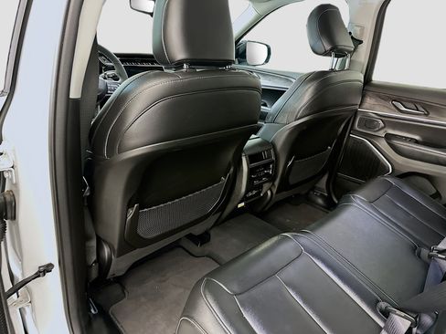 Used 2023 Jeep Grand Cherokee 4WD 4xe image 29