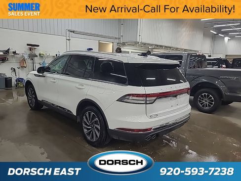 Certified 2025 Lincoln Aviator AWD image 3