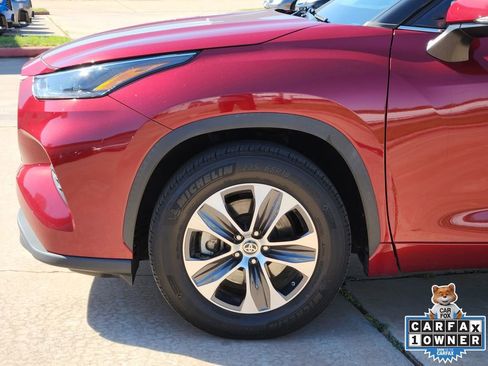 Used 2021 Toyota Highlander XLE FWD image 10