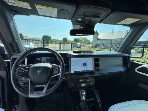 Used 2022 Ford Bronco Outer Banks AWD/4WD image 12