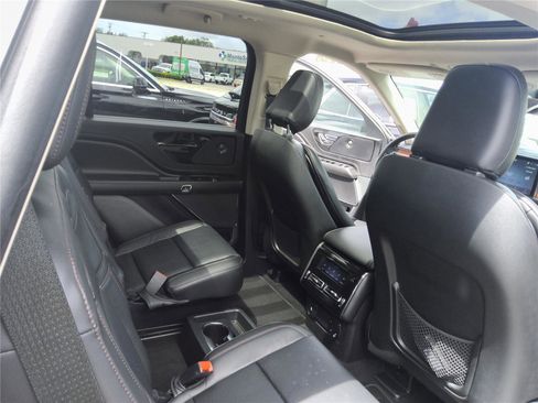 Certified 2024 Lincoln Aviator Reserve w/ Jet Package RWD image 18