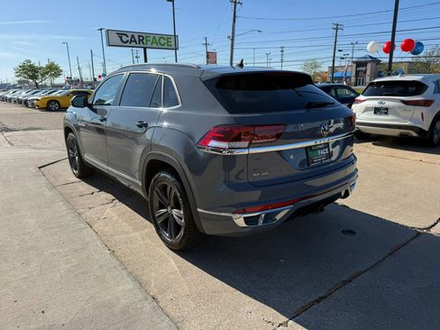 Used 2021 Volkswagen Atlas Cross Sport SE w/ Panoramic Sunroof Package image 9