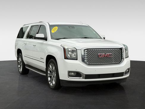 Used 2016 GMC Yukon XL Denali w/ Open Road Package AWD/4WD image 3