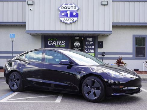 Used 2023 Tesla Model 3 Standard Range RWD image 4