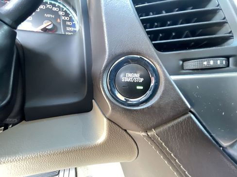 Used 2019 Chevrolet Suburban Premier RWD image 17