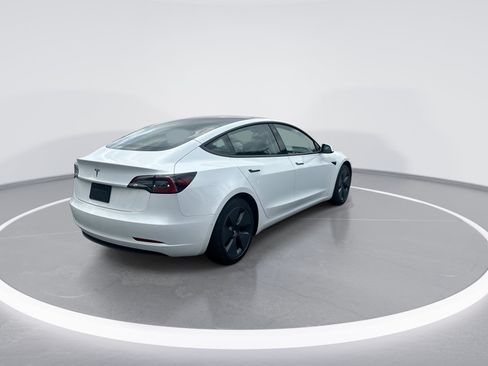 Used 2021 Tesla Model 3 Standard Range Plus RWD image 9