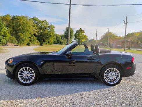 Used 2017 FIAT 124 Spider Classica image 8