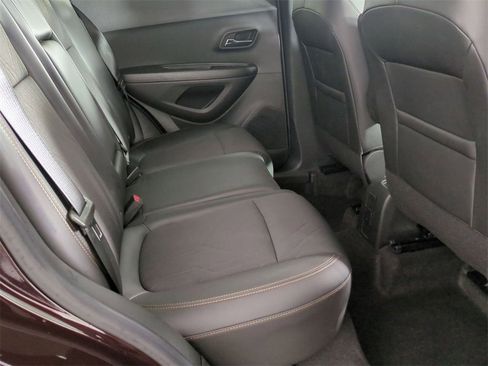 Certified 2022 Chevrolet Trax LT w/ LT Convenience Package image 49