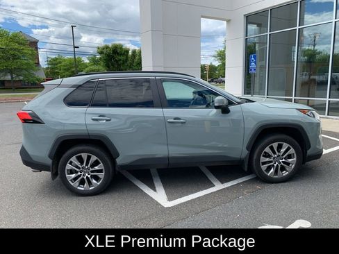 Used 2019 Toyota RAV4 XLE Premium w/ Cold Weather Package AWD/4WD image 7