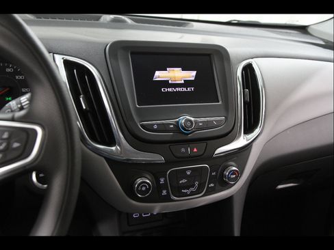 Used 2023 Chevrolet Equinox LS image 9