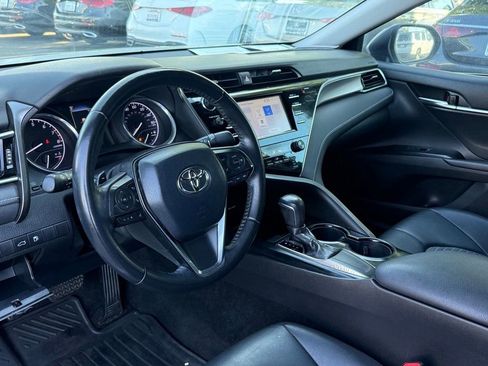 Used 2018 Toyota Camry SE w/ Accessory Appearance Package FWD image 18