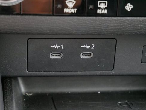 Used 2025 Mitsubishi Outlander AWD image 23