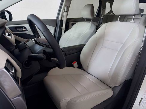 Certified 2025 Nissan Rogue SL w/ Tech Package AWD/4WD image 16