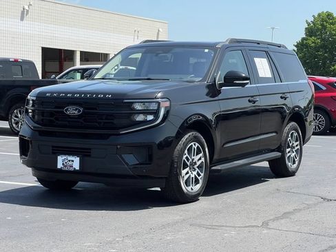 Certified 2025 Ford Expedition Active AWD/4WD image 52